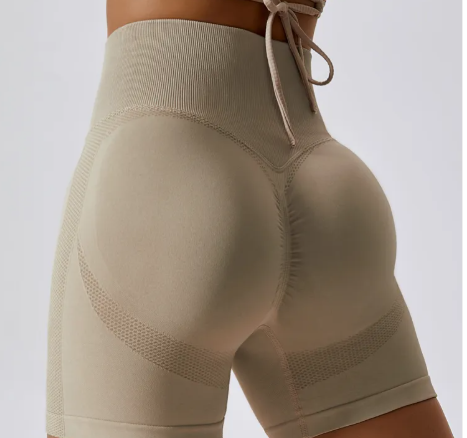 Seamless Butt-Lifting Yoga Shorts – High-Waist Gym Shorts for Women