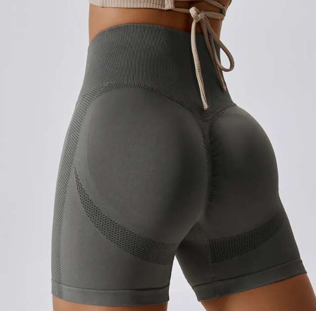 High-Comfort Seamless Yoga Shorts – Soft Gym Shorts for Women