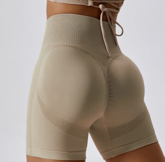 High-Comfort Seamless Yoga Shorts – Soft Gym Shorts for Women